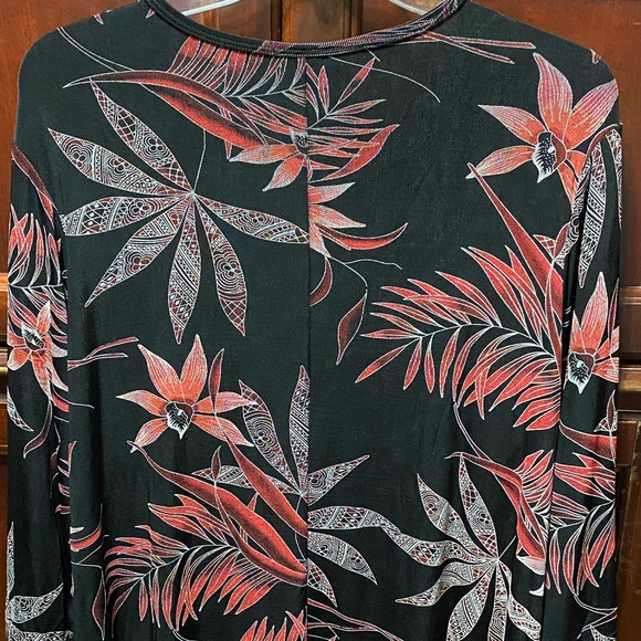 Maggie Barnes vintage plus size 2X Black and Red white floral Tunic Top - Picture 11 of 16